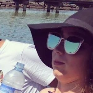 Meet your Posher, Izabella